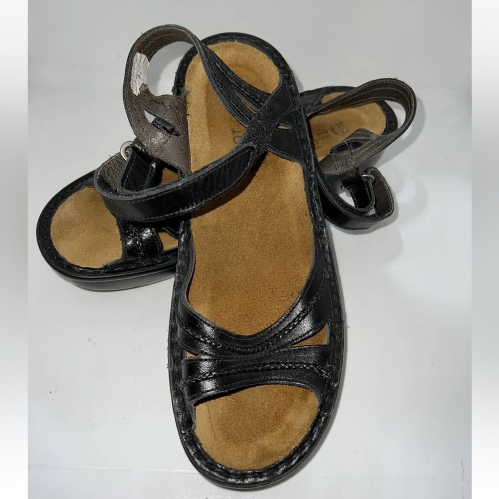 Naot womens black leather comfort sandal size 6.5  EU37 EUC